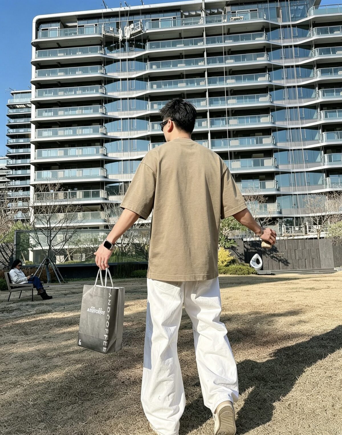 weigou_185765_8_190b1d9b7f P75 Dio~胸前字母刺绣 《区别通货面料》 7a抗菌短袖tee 上身十分舒适,男女同款半袖,落肩宽松版型 颜色: 黑色 白色 咖啡色 尺码:S(90-130斤) M(125-150斤) L(135-165斤) XL(160-190斤) XXL(185-220斤)