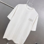 P75 Dio～胸前字母刺绣 《区别通货面料》 7a抗菌短袖tee 上身十分舒适，男女同款半袖，落肩宽松版型 颜色: 黑色 白色 咖啡色 尺码：S（90-130斤） M（125-150斤） L（135-165斤） XL（160-190斤） XXL（185-220斤）