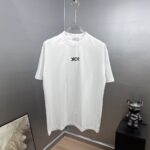P75 Dio～胸前字母刺绣 《区别通货面料》 7a抗菌短袖tee 上身十分舒适，男女同款半袖，落肩宽松版型 颜色: 黑色 白色 咖啡色 尺码：S（90-130斤） M（125-150斤） L（135-165斤） XL（160-190斤） XXL（185-220斤）