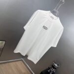 P75 dio～迪奥cd胸前刺绣 《区别通货面料》双纱纯棉 短袖tee 上身十分舒适，男女同款半袖，落肩宽松版型 颜色: 黑色 白色 咖啡色 尺码：S（90-130斤） M（125-150斤） L（135-165斤） XL（160-190斤） XXL（185-220斤）