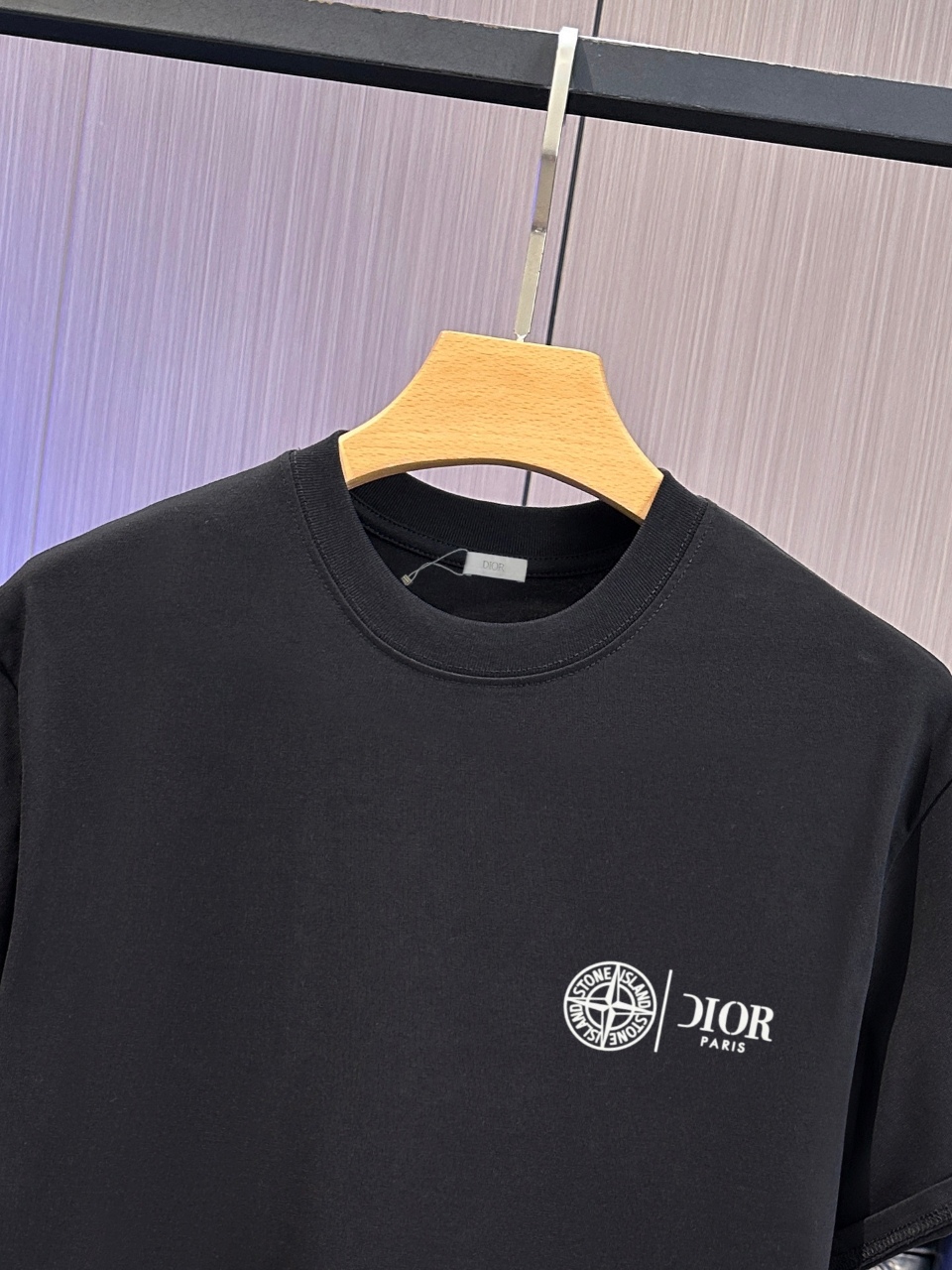 P65 DIOR迪奥2026春夏经典印花圆领短袖T恤采用280克双纱精棉，衣服偏厚使整体高透气和柔软性，高版本，三标齐全！男女同款 颜色：白色 黑色 灰色 杏色 -尺码：S M L Xl