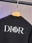 P65 DIOR迪奥2026春夏经典印花圆领短袖T恤采用280克双纱精棉，衣服偏厚使整体高透气和柔软性，高版本，三标齐全！男女同款 颜色：白色 黑色 灰色 杏色 -尺码：S M L Xl