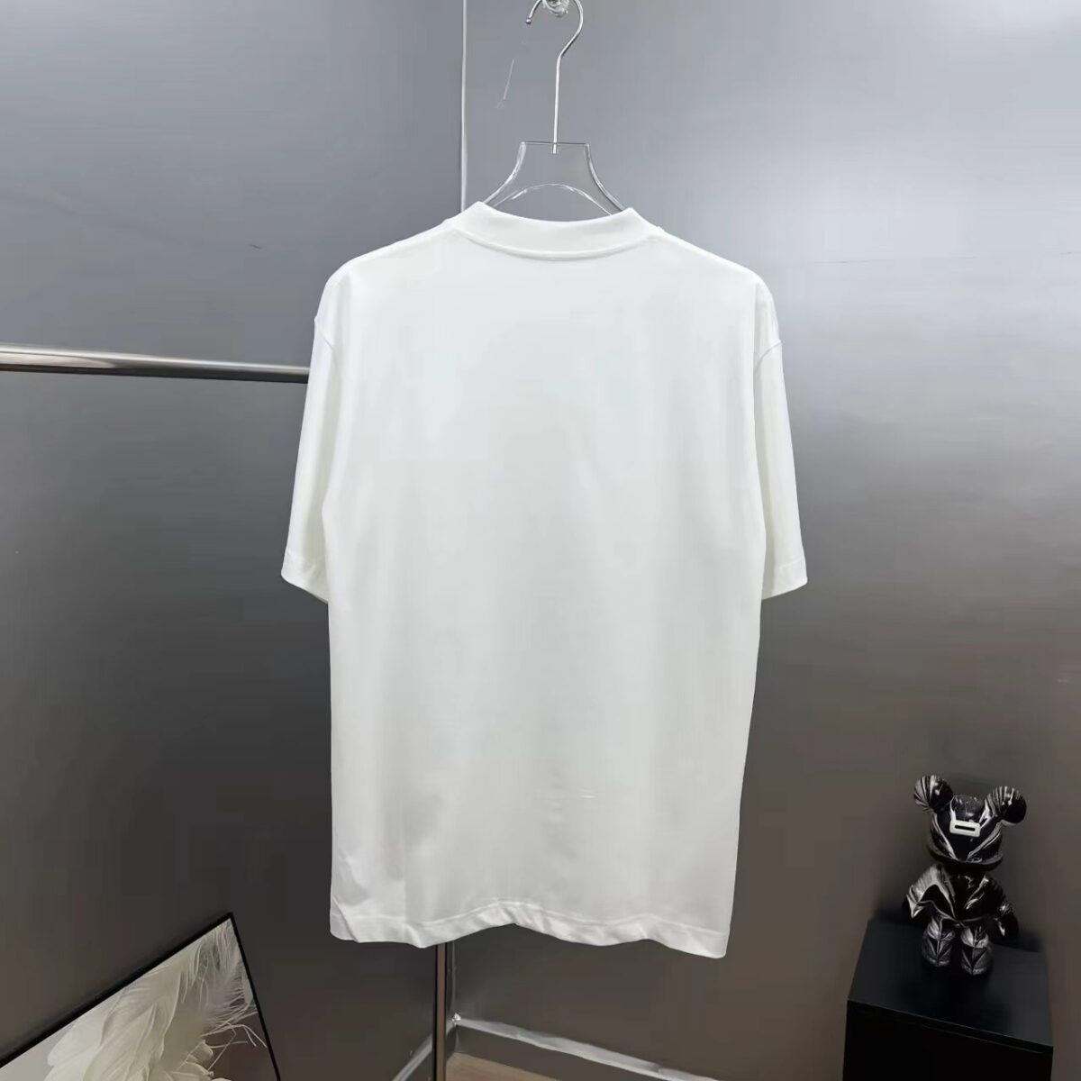weigou_186860_5_21ce1d7786 P75 dio~ 迪奥叶子字母刺绣 《区别通货面料》双纱纯棉,紧密纱线,短袖tee 上身十分舒适,男女同款半袖,落肩宽松版型 颜色: 黑色 白色 咖啡色 尺码:S(90-130斤) M(125-150斤) L(135-165斤) XL(160-190斤) XXL(185-220斤)