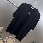 weigou_186890_1_dea330a40b P75 dio~ 迪奥cd蜜蜂刺绣 《区别通货面料》双纱纯棉,紧密纱线,短袖tee 上身十分舒适,男女同款半袖,落肩宽松版型 颜色: 黑色 白色 咖啡色 尺码:S(90-130斤) M(125-150斤) L(135-165斤) XL(160-190斤) XXL(185-220斤)