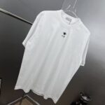 weigou_186915_1_6d57c828f5 P75 dio~ 迪奥cd蜜蜂刺绣 《区别通货面料》双纱纯棉,紧密纱线,短袖tee 上身十分舒适,男女同款半袖,落肩宽松版型 颜色: 黑色 白色 咖啡色 尺码:S(90-130斤) M(125-150斤) L(135-165斤) XL(160-190斤) XXL(185-220斤)