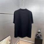 weigou_187020_6_f6414609cc P75 dio~ cd迪奥胸前签名小字母刺绣 《区别通货面料》7a抗菌短袖tee 上身十分舒适,男女同款半袖,落肩宽松版型 颜色: 黑色 白色 咖啡色 尺码:S(90-130斤) M(125-150斤) L(135-165斤) XL(160-190斤) XXL(185-220斤)