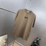weigou_187072_1_7c1ff2b354 P75 Dio~胸前字母刺绣 《区别通货面料》 7a抗菌短袖tee 上身十分舒适,男女同款半袖,落肩宽松版型 颜色: 黑色 白色 咖啡色 尺码:S(90-130斤) M(125-150斤) L(135-165斤) XL(160-190斤) XXL(185-220斤)