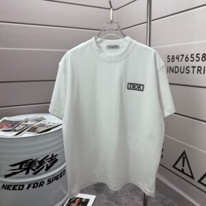 P75 Dio* 克里斯蒂迪奥 2026春夏新款 经典字母简约刺绣工艺 简约大方 定制双纱平纹纯棉面料 短袖T恤 男女同款 颜色：黑色 白色 紫色 绿色 尺码： S （90-130斤） M （120-150斤） L （140-165斤） XL （160-180斤） XXL （180-210斤）
