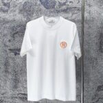 P75 HERMES* 爱马仕* 2026新款 精致绣花小logo 300g短袖t恤 宽松版型男女同款 尺码 S M L XL XXL 黑色 白色 湖水绿 紫色