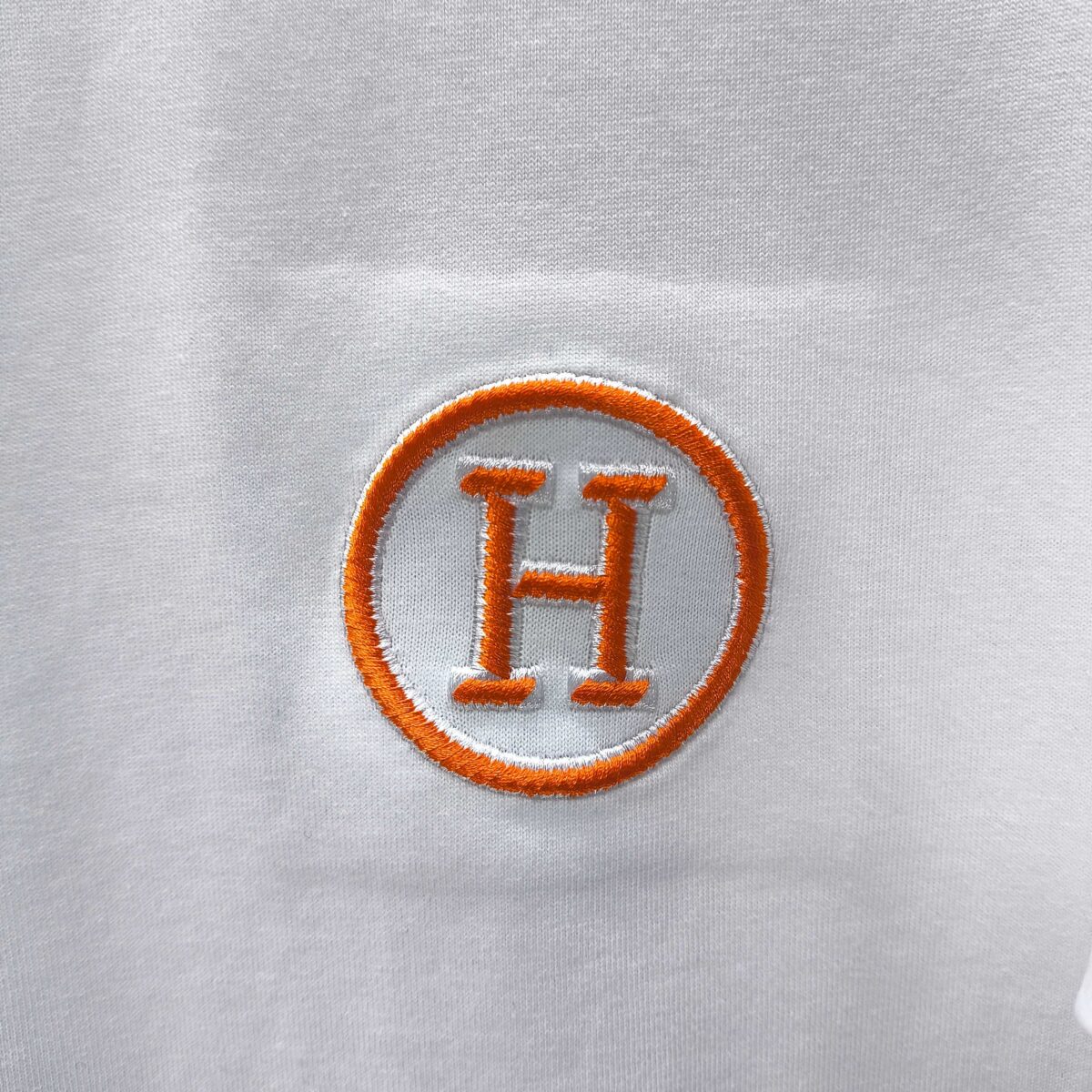 P75 HERMES* 爱马仕* 2026新款 精致绣花小logo 300g短袖t恤 宽松版型男女同款 尺码 S M L XL XXL 黑色 白色 湖水绿 紫色