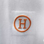P75 HERMES* 爱马仕* 2026新款 精致绣花小logo 300g短袖t恤 宽松版型男女同款 尺码 S M L XL XXL 黑色 白色 湖水绿 紫色