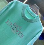 P70 Herme*爱马仕2026夏季新款 个性logo印花 定制面料300g 短袖T恤 男女同款 吊牌 领标 洗水唛 三标齐全 尺码：S M L XL XXL 颜色：黑色 白色 绿色 紫色