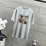 P75 Herme*爱马仕* 2026 春夏新款 经典方框烫画工艺 定制双纱平纹纯棉面料 短袖T恤 男女同款 颜色 ：黑色 花灰色 安哥拉红色 尺码： S （90-130斤） M （120-150斤） L （140-165斤） XL （160-180斤） XXL （180-210斤）
