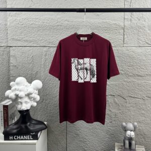 P75 Herme*爱马仕* 2026 春夏新款 经典方框烫画工艺 定制双纱平纹纯棉面料 短袖T恤 男女同款 颜色 ：黑色 白色 安哥拉红色 尺码： S （90-130斤） M （120-150斤） L （140-165斤） XL （160-180斤） XXL （180-210斤）