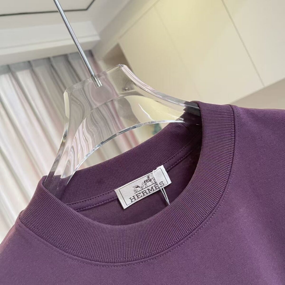 P75 Herme*爱马仕2026夏季新款 个性logo绣花 定制面料300g 短袖T恤 男女同款 尺码：S M L XL XXL 五个码 颜色：黑色 白色 绿色 紫色