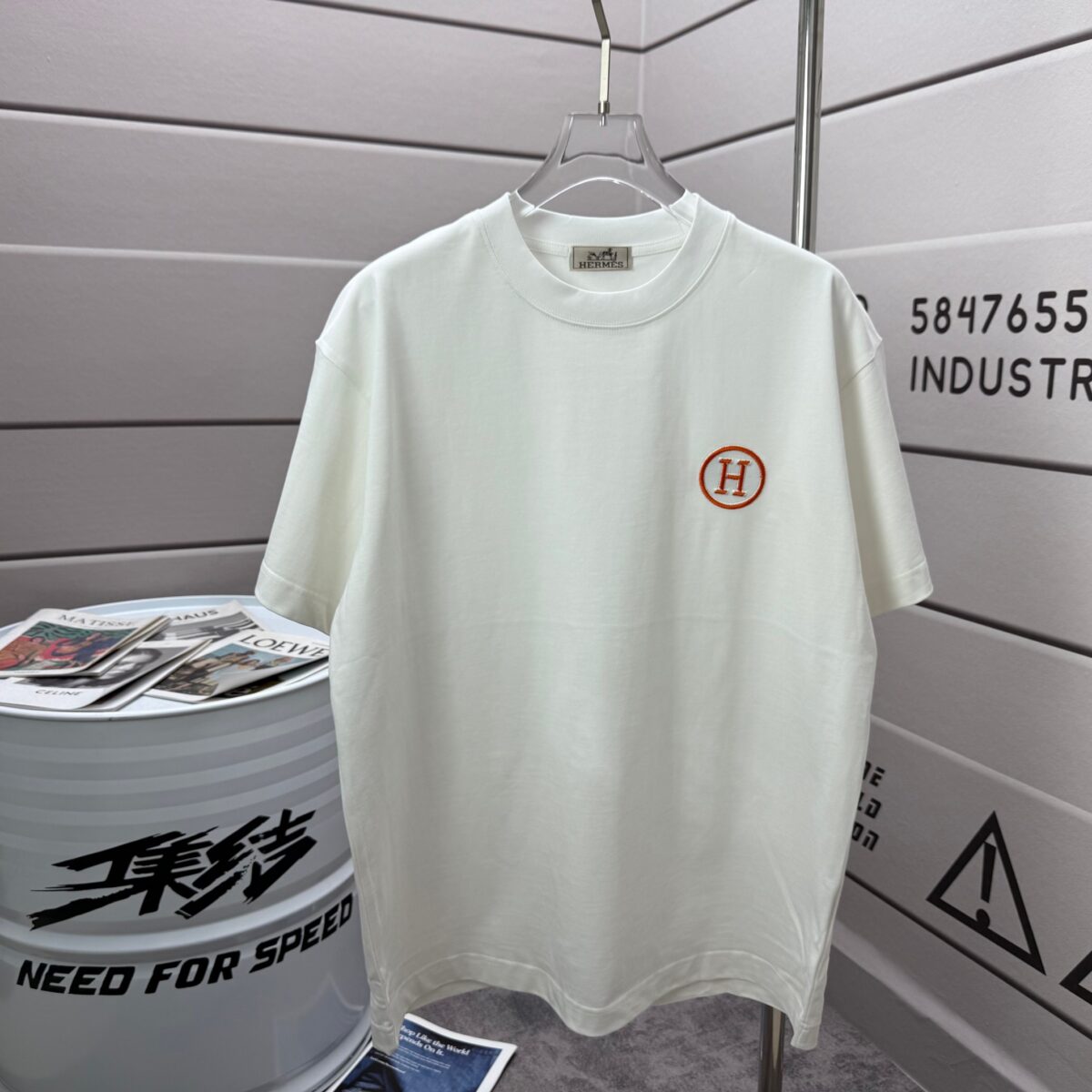 P75 Herme*爱马仕* 2026春夏新款 经典字母刺绣 定制双纱平纹纯棉面料 短袖T恤 男女同款 颜色 ：黑色 白色 紫色 绿色 尺码： S （90-130斤） M （120-150斤） L （140-165斤） XL （160-180斤） XXL （180-210斤）