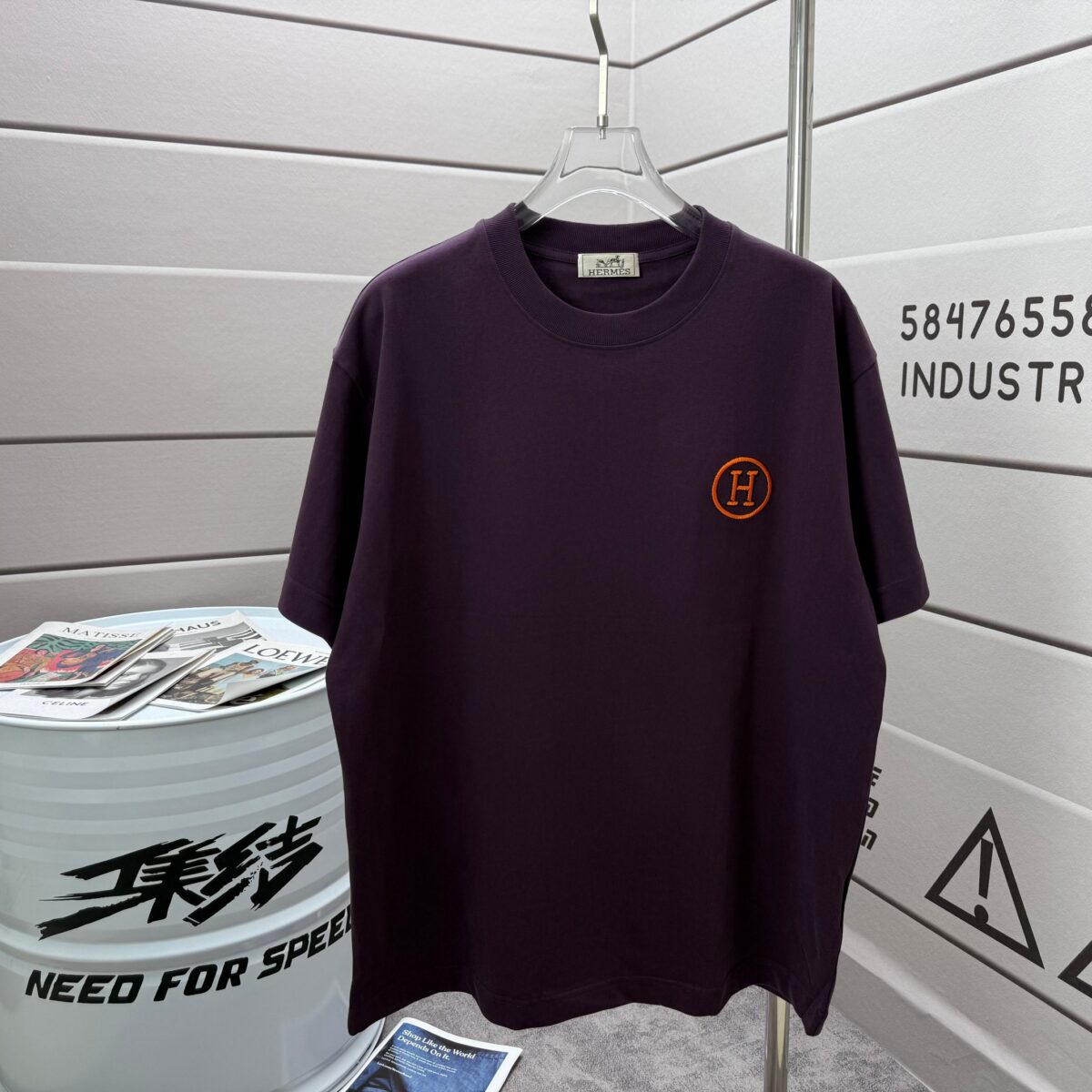 P75 Herme*爱马仕* 2026春夏新款 经典字母刺绣 定制双纱平纹纯棉面料 短袖T恤 男女同款 颜色 ：黑色 白色 紫色 绿色 尺码： S （90-130斤） M （120-150斤） L （140-165斤） XL （160-180斤） XXL （180-210斤）