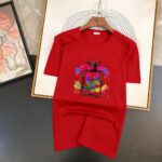 P70 品牌： 香奈儿 (胖子福音)原单男士休闲短袖T恤，2026春夏新品，定制胸前顶级logo 工艺、搭配整件细节 品质及剪裁设计都堪称一流，定制进口丝光棉面料！型格十足，配色轻熟百搭。M-5XL(穿到220斤)