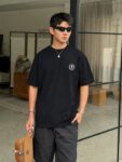 weigou_190208_6_ca4dea3f5d P75 CHANEL/香奈儿 经典logo刺绣 《区别通货面料》双纱纯棉上衣 7a抗菌短袖tee 上身十分舒适,男女同款半袖,落肩宽松版型 颜色: 黑色 白色 咖啡色 尺码:S(90-130斤) M(125-150斤) L(135-165斤) XL(160-190斤) XXL(185-220斤)