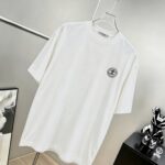 weigou_190307_3_0f37709a46 P75 CHANEL/香奈儿 经典logo刺绣 《区别通货面料》双纱纯棉上衣 7a抗菌短袖tee 上身十分舒适,男女同款半袖,落肩宽松版型 颜色: 黑色 白色 咖啡色 尺码:S(90-130斤) M(125-150斤) L(135-165斤) XL(160-190斤) XXL(185-220斤)