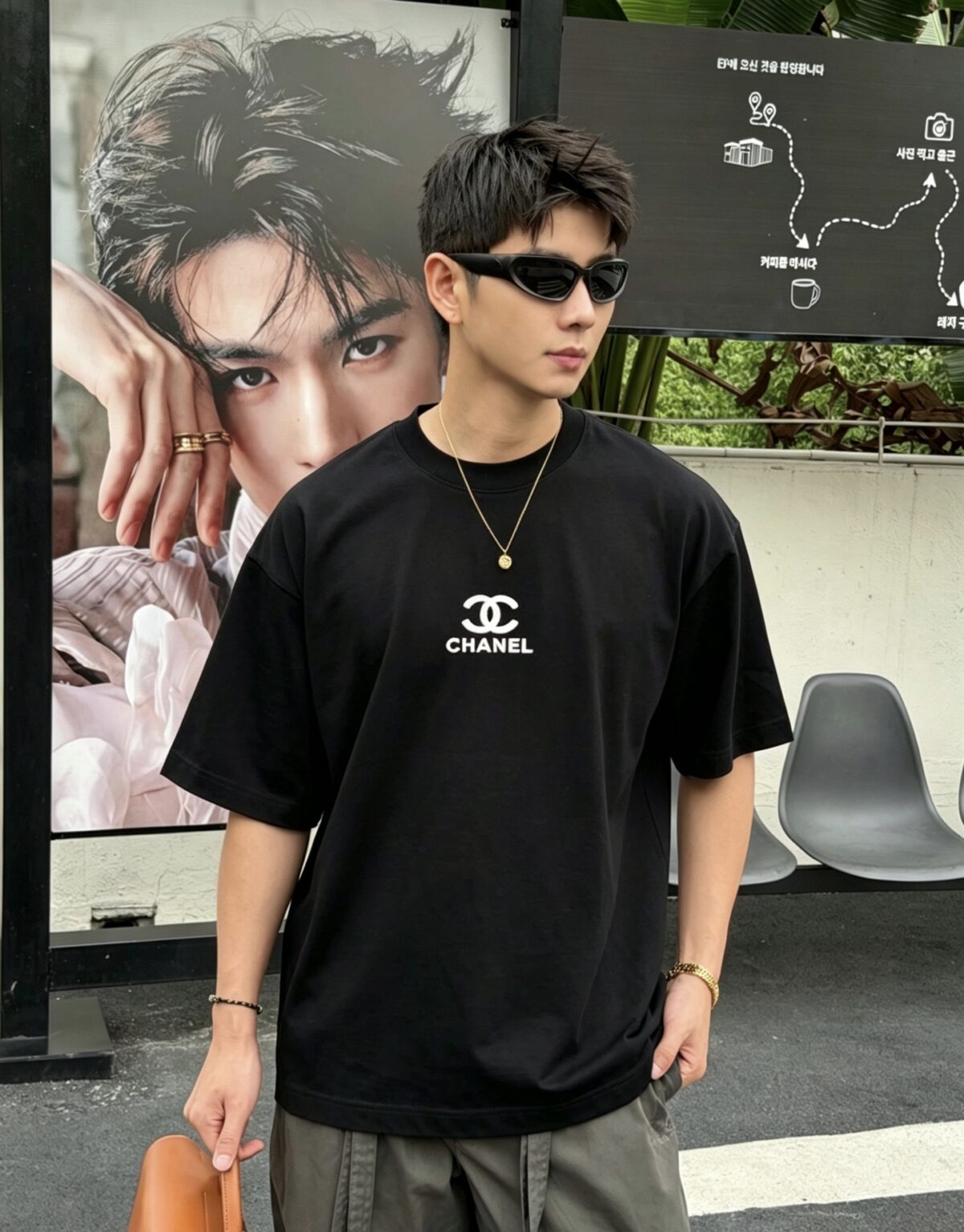 weigou_190349_6_ae9cac04d0 P75 CHANEL/香奈儿 经典logo刺绣 《区别通货面料》双纱纯棉上衣 7a抗菌短袖tee 上身十分舒适,男女同款半袖,落肩宽松版型 颜色: 黑色 白色 咖啡色 尺码:S(90-130斤) M(125-150斤) L(135-165斤) XL(160-190斤) XXL(185-220斤)