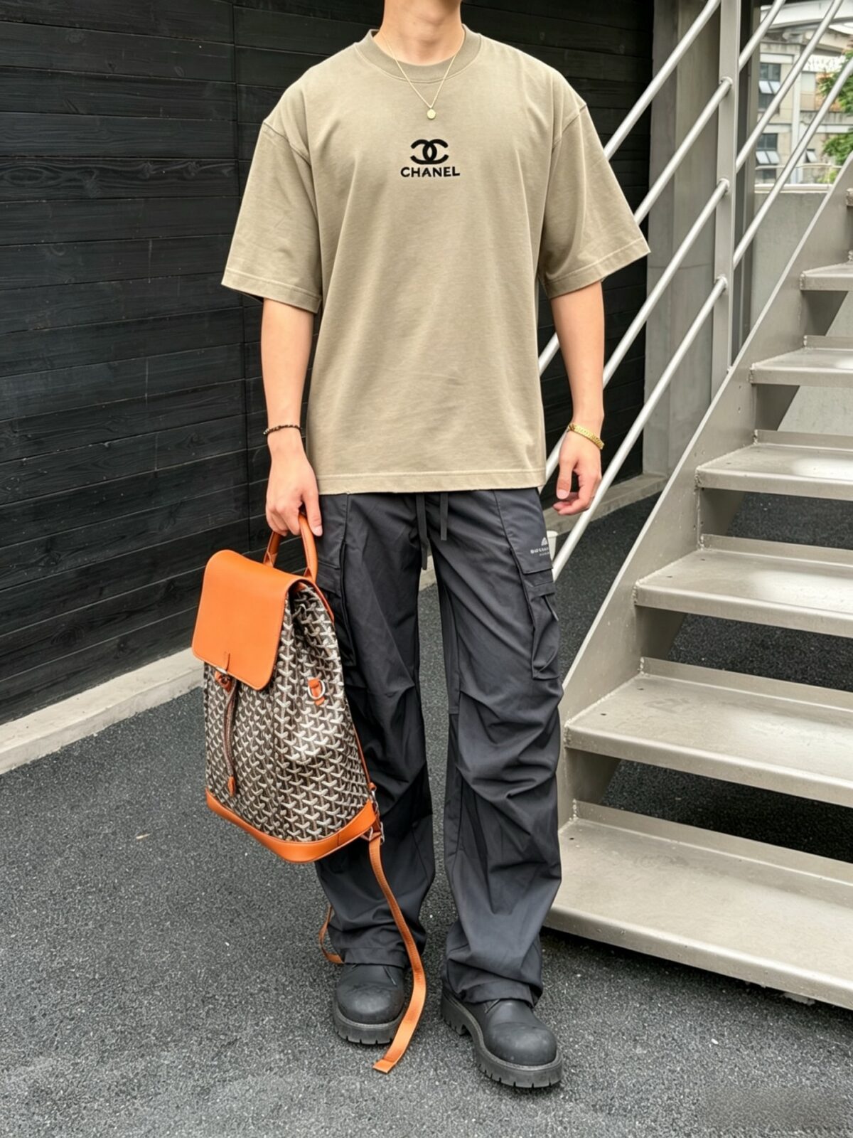 weigou_190391_8_7963d15cae P75 CHANEL/香奈儿 经典logo刺绣 《区别通货面料》双纱纯棉上衣 7a抗菌短袖tee 上身十分舒适,男女同款半袖,落肩宽松版型 颜色: 黑色 白色 咖啡色 尺码:S(90-130斤) M(125-150斤) L(135-165斤) XL(160-190斤) XXL(185-220斤)