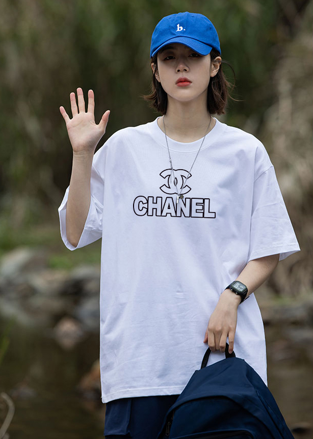 P70 Chanel/香奈儿 印花Logo百搭潮流圆领短袖T恤男女同款 吊牌 领标 水洗唛 三标齐全 尺码：S-XXL 颜色：黑色，白色