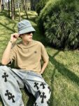 weigou_190530_7_d97b5b0422 P75 CHANEL/香奈儿 经典logo刺绣 《区别通货面料》双纱纯棉上衣 7a抗菌短袖tee 上身十分舒适,男女同款半袖,落肩宽松版型 颜色: 黑色 白色 咖啡色 尺码:S(90-130斤) M(125-150斤) L(135-165斤) XL(160-190斤) XXL(185-220斤)