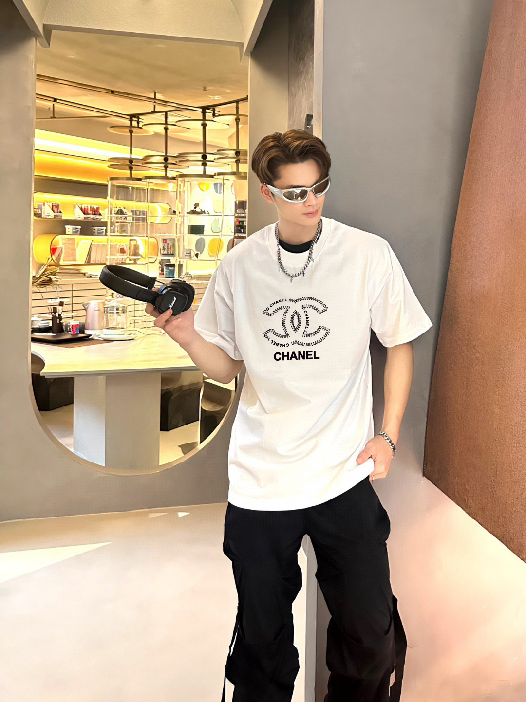 P70 Chanel/香奈儿 印花Logo百搭潮流圆领短袖T恤男女同款 吊牌 领标 水洗唛 三标齐全 尺码：S-XXL 颜色：黑色，白色