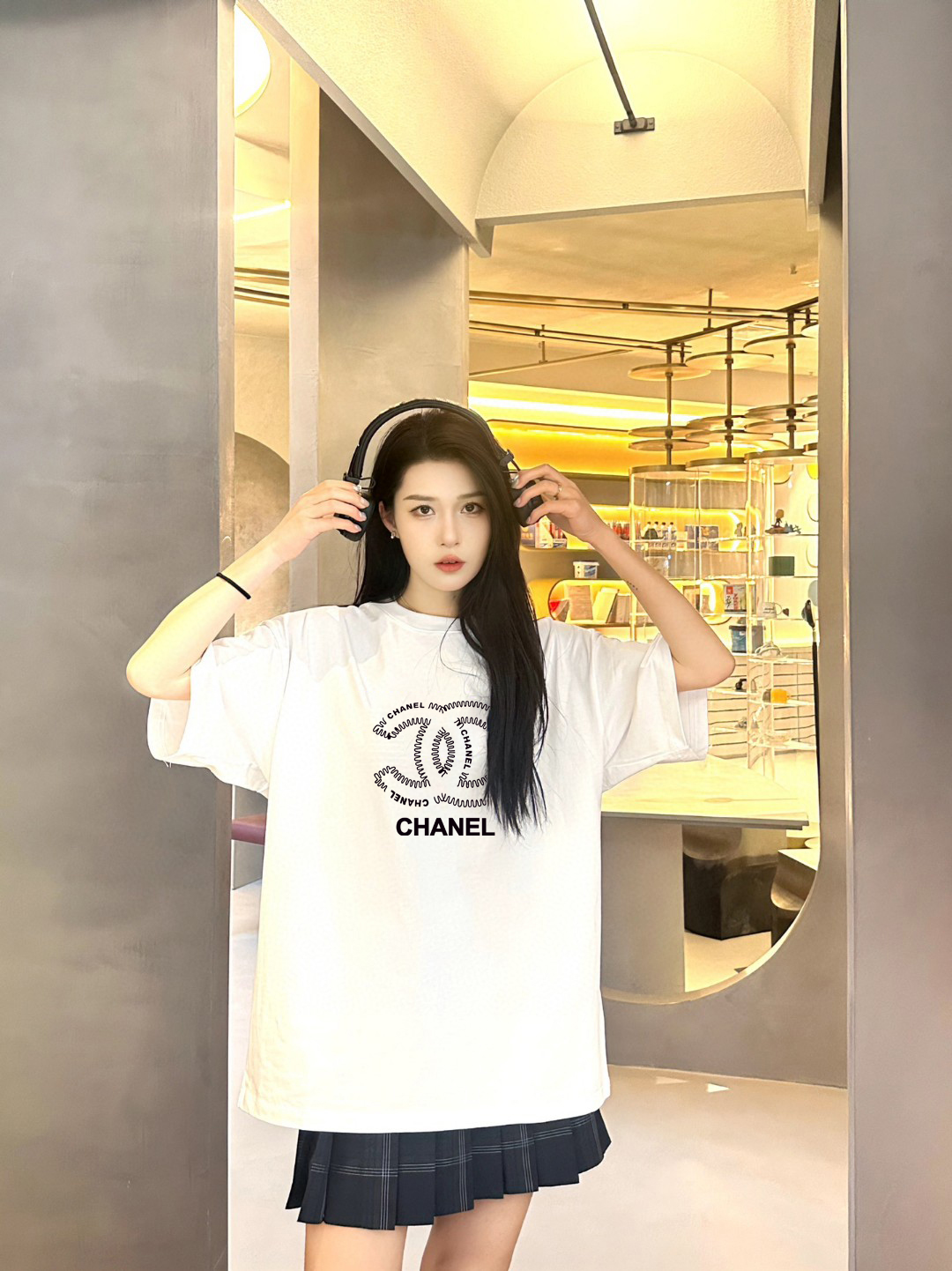 P70 Chanel/香奈儿 印花Logo百搭潮流圆领短袖T恤男女同款 吊牌 领标 水洗唛 三标齐全 尺码：S-XXL 颜色：黑色，白色
