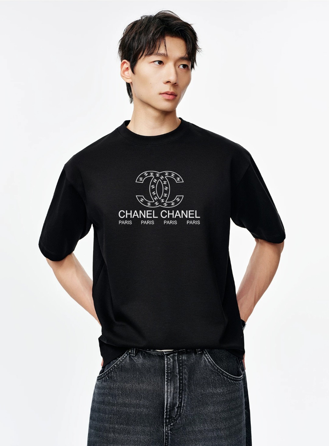 P70 Chanel/香奈儿 印花Logo百搭潮流圆领短袖T恤男女同款 吊牌 领标 水洗唛 三标齐全 尺码：S-XXL 颜色：黑色，白色