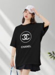 P70 Chanel/香奈儿 印花Logo百搭潮流圆领短袖T恤男女同款 吊牌 领标 水洗唛 三标齐全 尺码：S-XXL 颜色：黑色，白色
