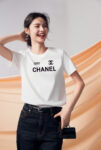 P70 Chanel/香奈儿 印花Logo百搭潮流圆领短袖T恤男女同款 吊牌 领标 水洗唛 三标齐全 尺码：S-XXL 颜色：黑色，白色