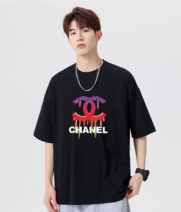 P70 Chanel/香奈儿 印花Logo百搭潮流圆领短袖T恤男女同款 吊牌 领标 水洗唛 三标齐全 尺码：S-XXL 颜色：黑色，白色