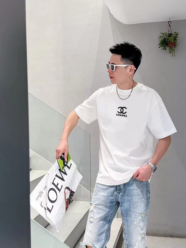 P70 Chanel/香奈儿 印花Logo百搭潮流圆领短袖T恤男女同款 吊牌 领标 水洗唛 三标齐全 尺码：S-XXL 颜色：黑色，白色