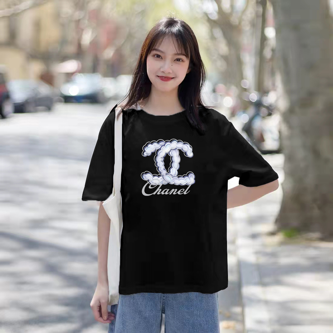 P70 Chanel/香奈儿 印花Logo百搭潮流圆领短袖T恤男女同款 吊牌 领标 水洗唛 三标齐全 尺码：S-XXL 颜色：黑色，白色