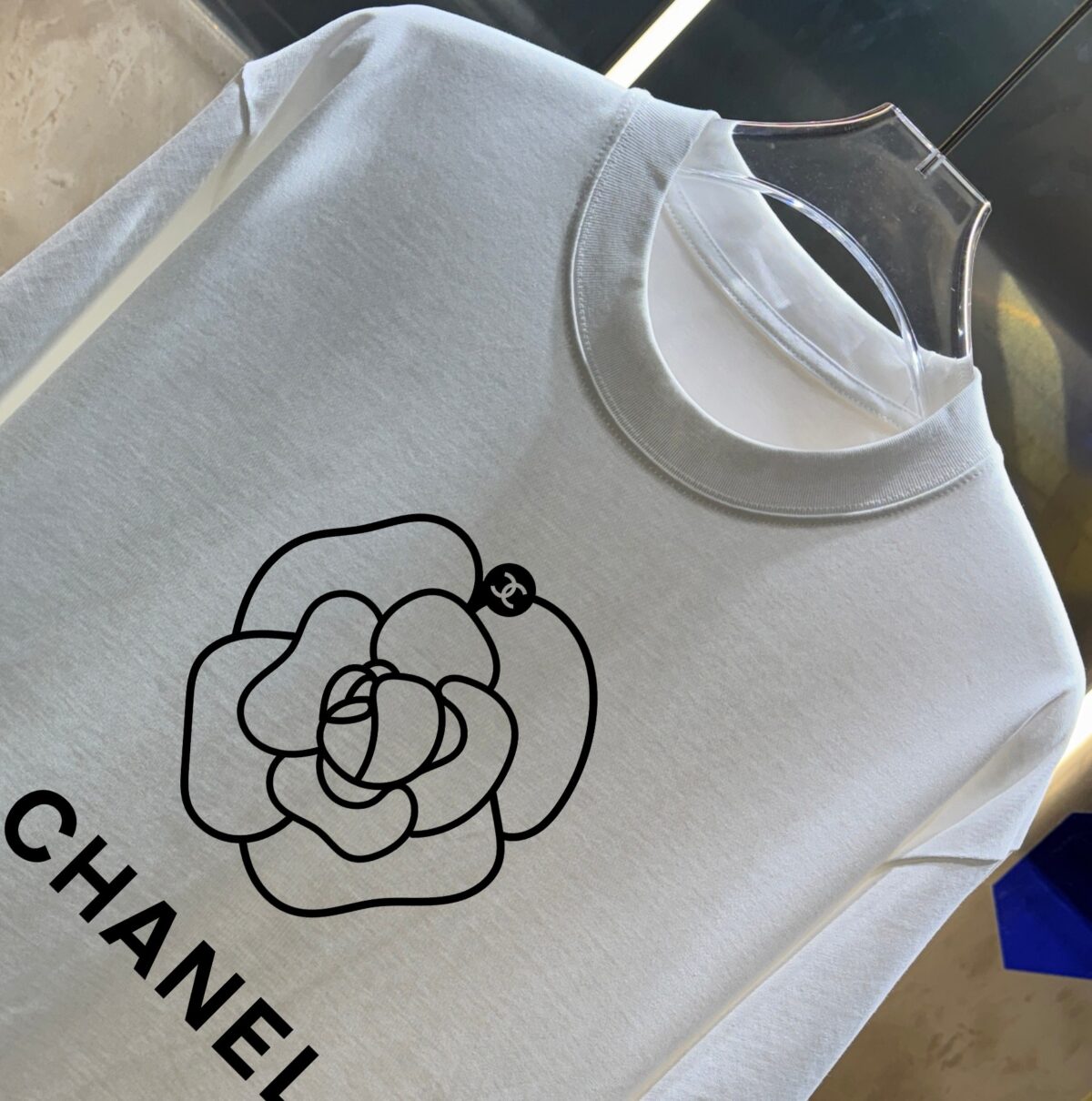 P70 2026SS春夏季高品质CHANEL香奈儿圆领短袖T恤春夏新款双纱纯蓝280克紧密纺双C字母 宽松版型 简约百搭 吊牌 领标 洗水唛 三标齐全 颜色: 黑色 白色 绿色 紫色 尺码: S M L XL XXL