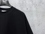 P70 【CHanel】香奈儿26ss logo压胶情侣款短袖T恤 面料260g双沙纯棉 手感非常舒服 时尚又个性 超级百搭好看的一款T恤 男女都非常合适 人手必备款 包装 吊牌 领标 水洗麦 齐全👍 颜色：黑色、白色 尺码：XS- L