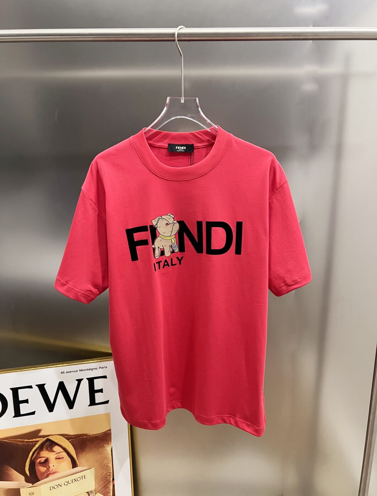 P80 芬迪 2026春夏新款 圆领短袖T恤 经典小狗发泡工艺 高端版本！专柜定制面料 透气舒适度高，男女同款宽松版 S M L XL XXL 五个码 黑色 白色 浅蓝 红色