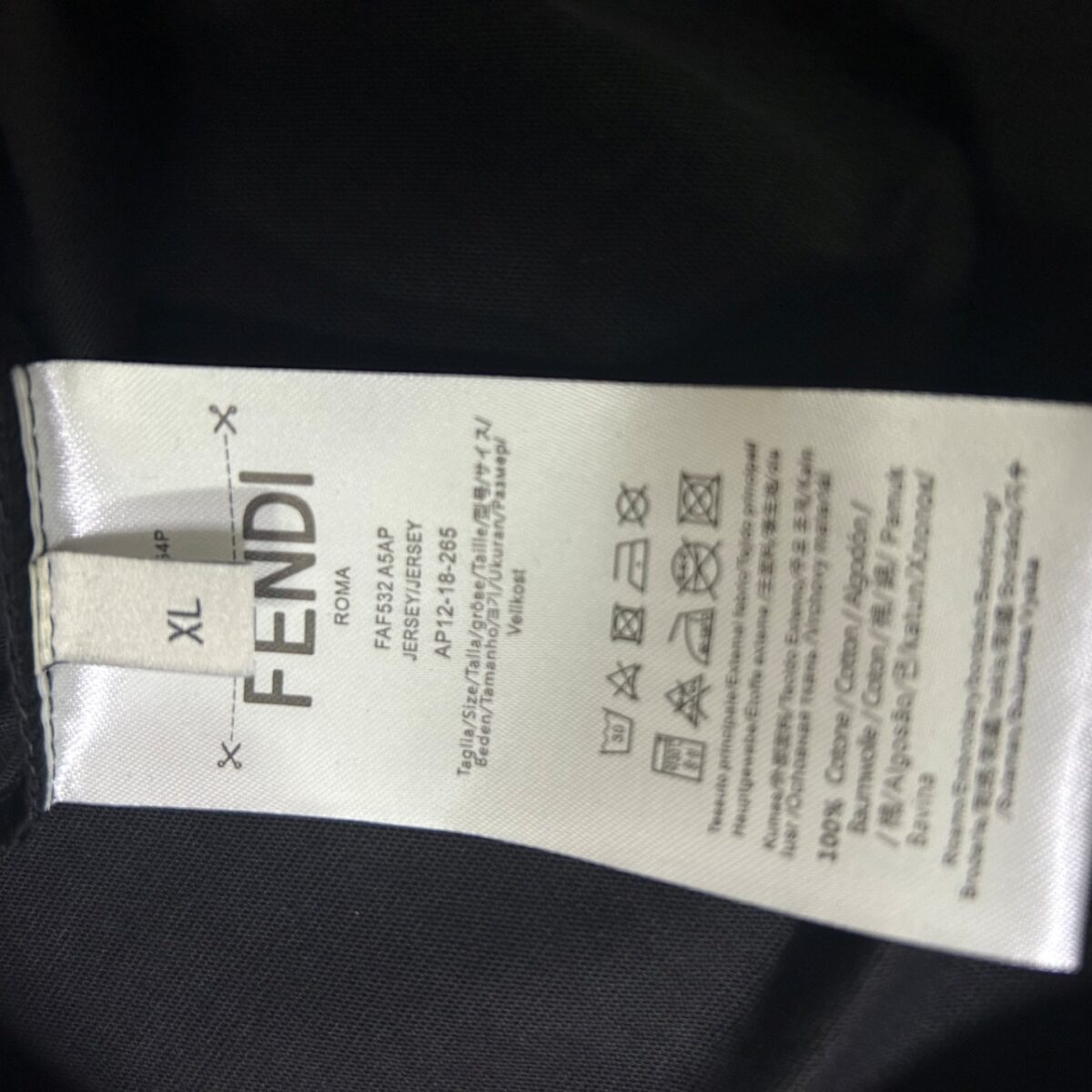 P65 fendi芬迪 刺绣款 2026春夏经典圆领短袖T恤采用280克双纱精棉，衣服偏厚使整体高透气和柔软性，高版本，三标齐全！男女同款 颜色：白色 黑色 杏色 灰色 -尺码：S M L Xl