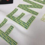 weigou_192235_5_e837af11a0 P75 💥 FENDI 芬迪 夏季新款圆领短袖T恤!270克重磅高端纯棉面料,手感质感都极完美!修身裁剪设计干净利落!时尚又好看!走线做工非常精致!版型效果超赞!而且透气性能超强!任何年龄阶段都可轻松驾驭,男士衣橱里必备的单品。 颜色: 米白 黑色 码数:M-3XL (下单请报身高体重)