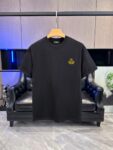 P65 fendi芬迪 刺绣款 2026春夏经典圆领短袖T恤采用280克双纱精棉，衣服偏厚使整体高透气和柔软性，高版本，三标齐全！男女同款 颜色：白色 黑色 杏色 灰色 -尺码：S M L Xl
