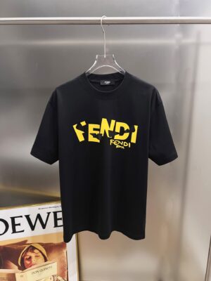 P80 芬迪 2026春夏新款 圆领短袖T恤 经典小黄眼睛发泡工艺 高端版本！专柜定制面料 透气舒适度高，男女同款宽松版 S M L XL XXL 五个码 黑色 白色 莹光绿