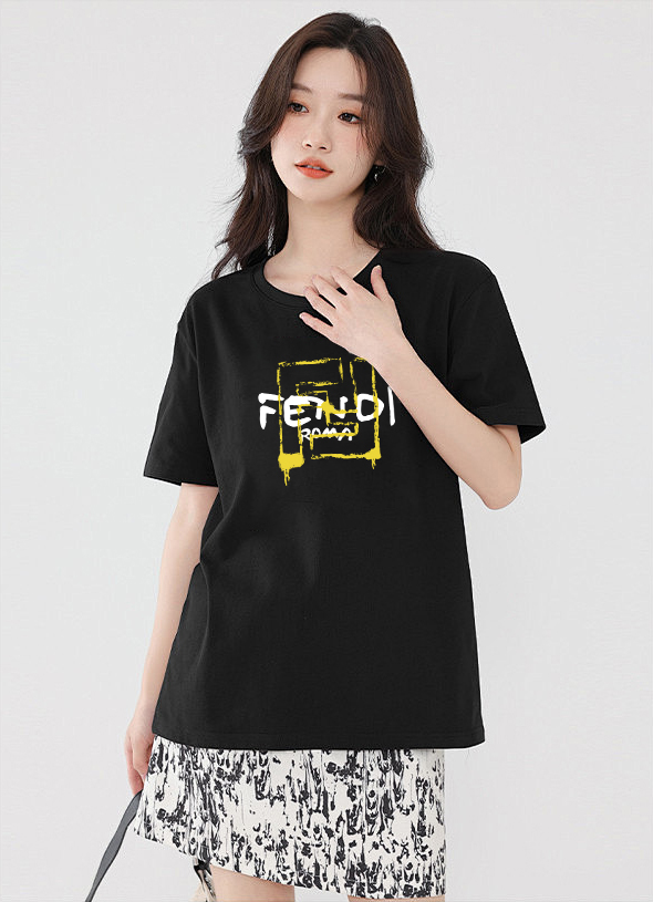 P70 Fendi/芬迪 印花Logo百搭潮流短袖T恤男女同款 吊牌 领标 水洗唛 三标齐全 定织定染280克精梳棉面料 尺码：S-XXL 颜色：黑色，白色