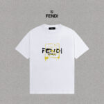 P70 Fendi/芬迪 印花Logo百搭潮流短袖T恤男女同款 吊牌 领标 水洗唛 三标齐全 定织定染280克精梳棉面料 尺码：S-XXL 颜色：黑色，白色