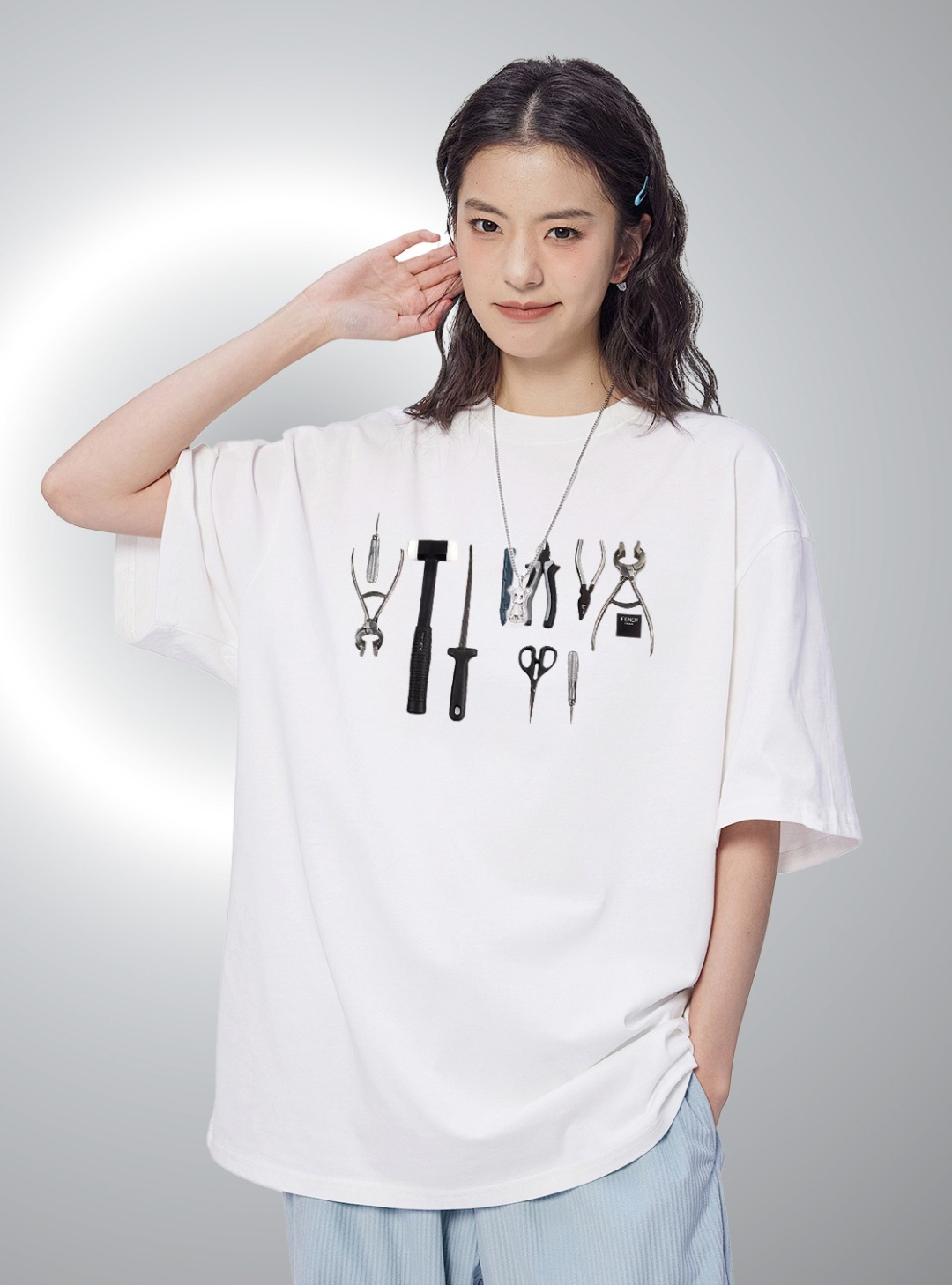 P70 Fendi/芬迪 印花Logo百搭潮流短袖T恤男女同款 吊牌 领标 水洗唛 三标齐全 定织定染280克精梳棉面料 尺码：S-XXL 颜色：黑色，白色
