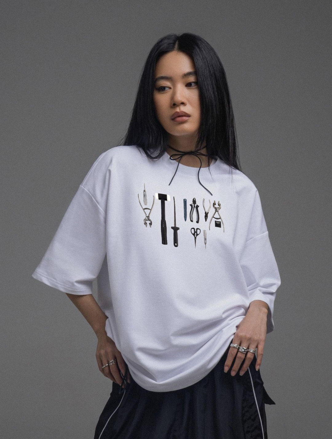 P70 Fendi/芬迪 印花Logo百搭潮流短袖T恤男女同款 吊牌 领标 水洗唛 三标齐全 定织定染280克精梳棉面料 尺码：S-XXL 颜色：黑色，白色