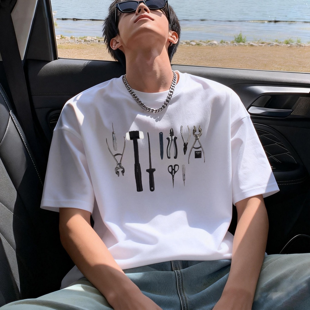 P70 Fendi/芬迪 印花Logo百搭潮流短袖T恤男女同款 吊牌 领标 水洗唛 三标齐全 定织定染280克精梳棉面料 尺码：S-XXL 颜色：黑色，白色