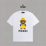 P70 Fendi/芬迪 印花Logo百搭潮流短袖T恤男女同款 吊牌 领标 水洗唛 三标齐全 定织定染280克精梳棉面料 尺码：S-XXL 颜色：黑色，白色