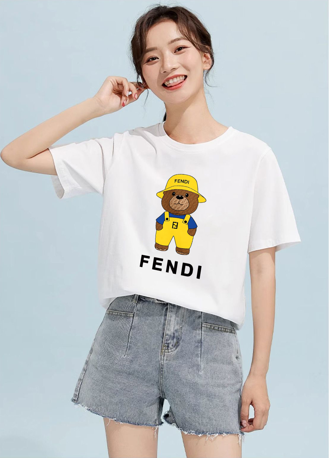 P70 Fendi/芬迪 印花Logo百搭潮流短袖T恤男女同款 吊牌 领标 水洗唛 三标齐全 定织定染280克精梳棉面料 尺码：S-XXL 颜色：黑色，白色